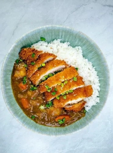 sir-and-madam-thai-restaurant-west-byfleet-best-thai-katsu-curry-rice.webp